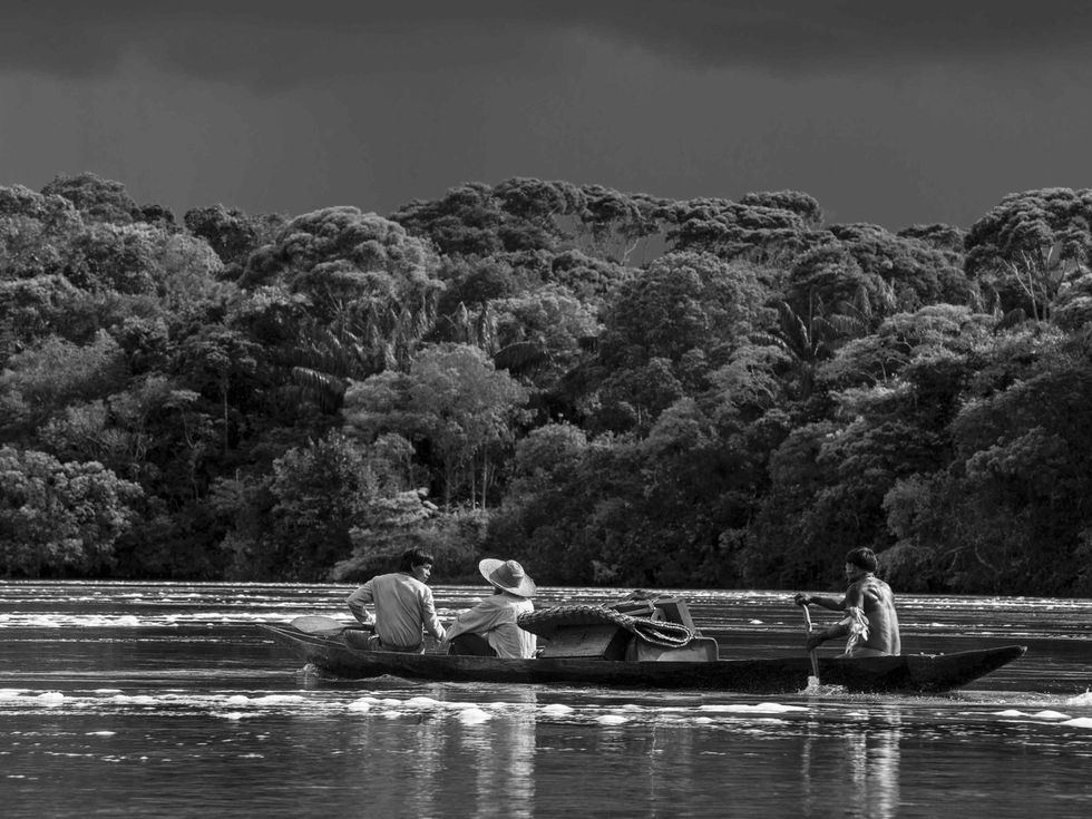 Water, Watercraft, Bank, Monochrome, Monochrome photography, Boats and boating--Equipment and supplies, Boat, Boating, Black-and-white, River, 