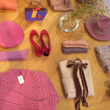Textile, Pink, Purple, Magenta, Dishware, Scissors, Violet, Home accessories, Sweater, Serveware, 