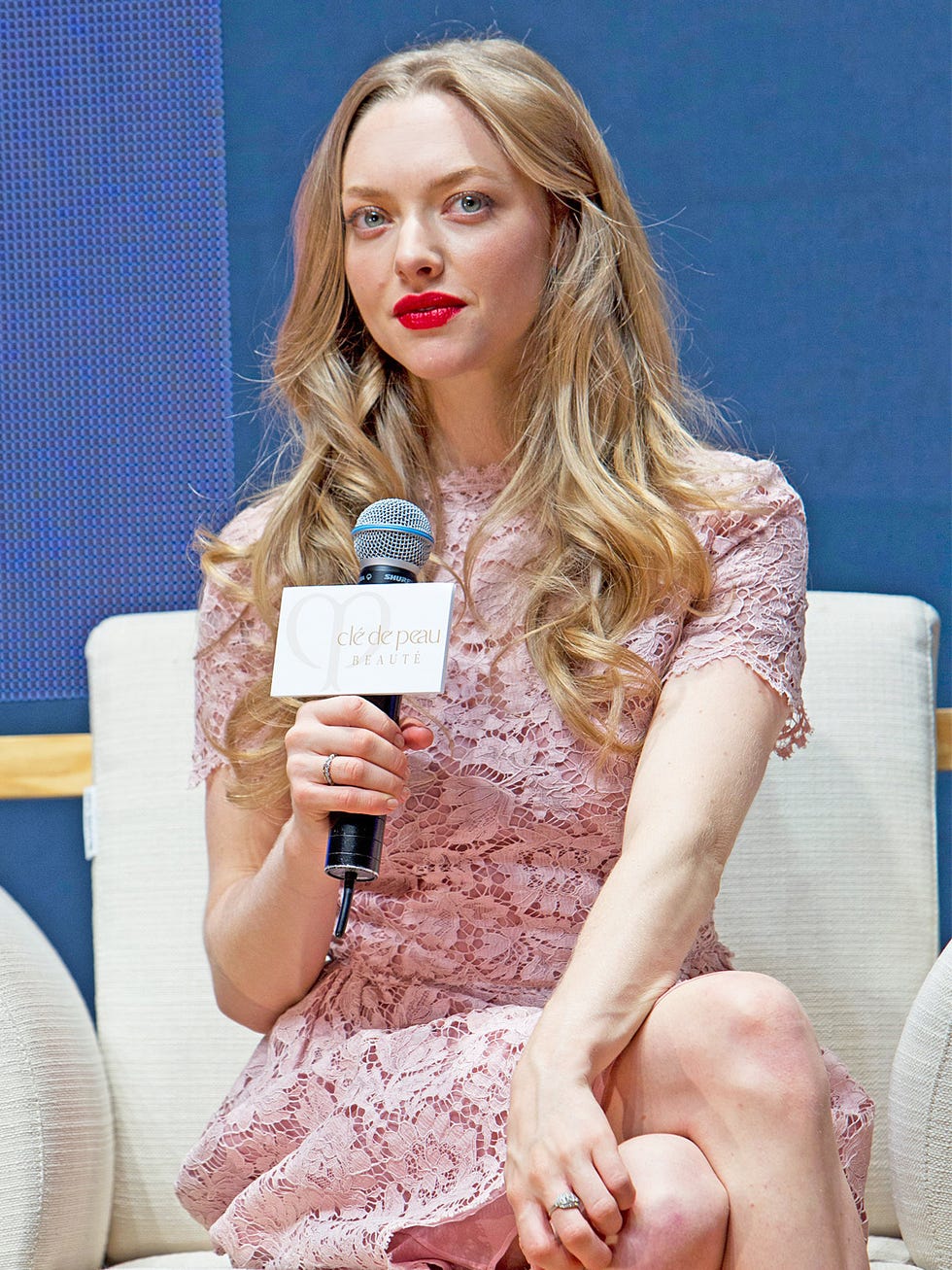 Microphone, Audio equipment, Finger, Electronic device, Hand, Dress, Sitting, Beauty, Technology, Lipstick, 