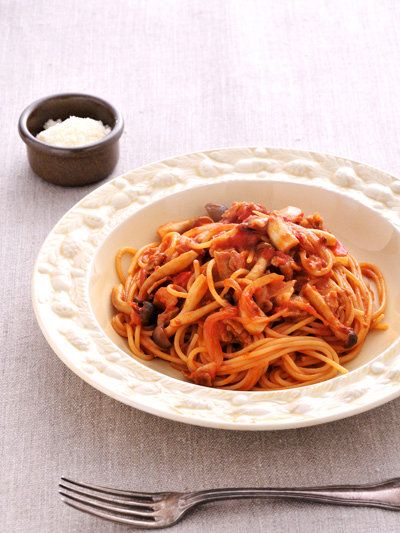 Pasta, Food, Cuisine, Ingredient, Dishware, Noodle, Spaghetti, Dish, Cutlery, Al dente, 