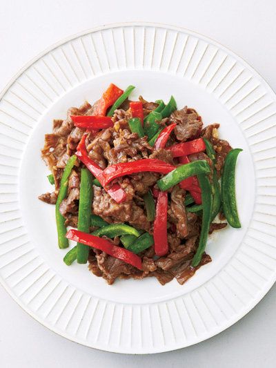Food, Dishware, Ingredient, Produce, Tableware, Recipe, Mongolian beef, Cuisine, Meat, Serveware, 