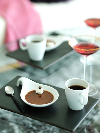 Coffee cup, Cup, Serveware, Drinkware, Dishware, Drink, Tableware, Table, Liquid, Teacup, 