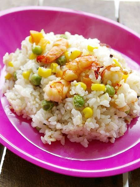 Food, Steamed rice, Rice, Ingredient, Dishware, White rice, Serveware, Jasmine rice, Cuisine, Dish, 