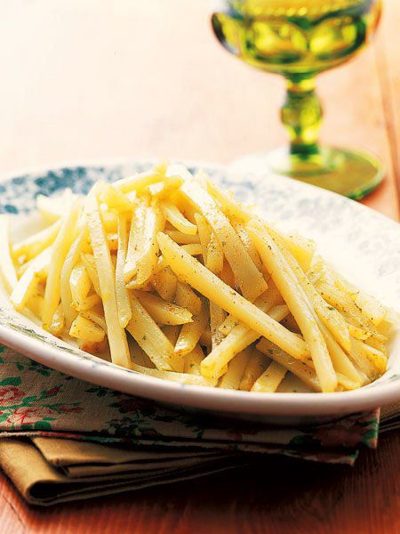 Food, Yellow, Cuisine, Dish, Fried food, Tableware, Dishware, French fries, Recipe, Fast food, 