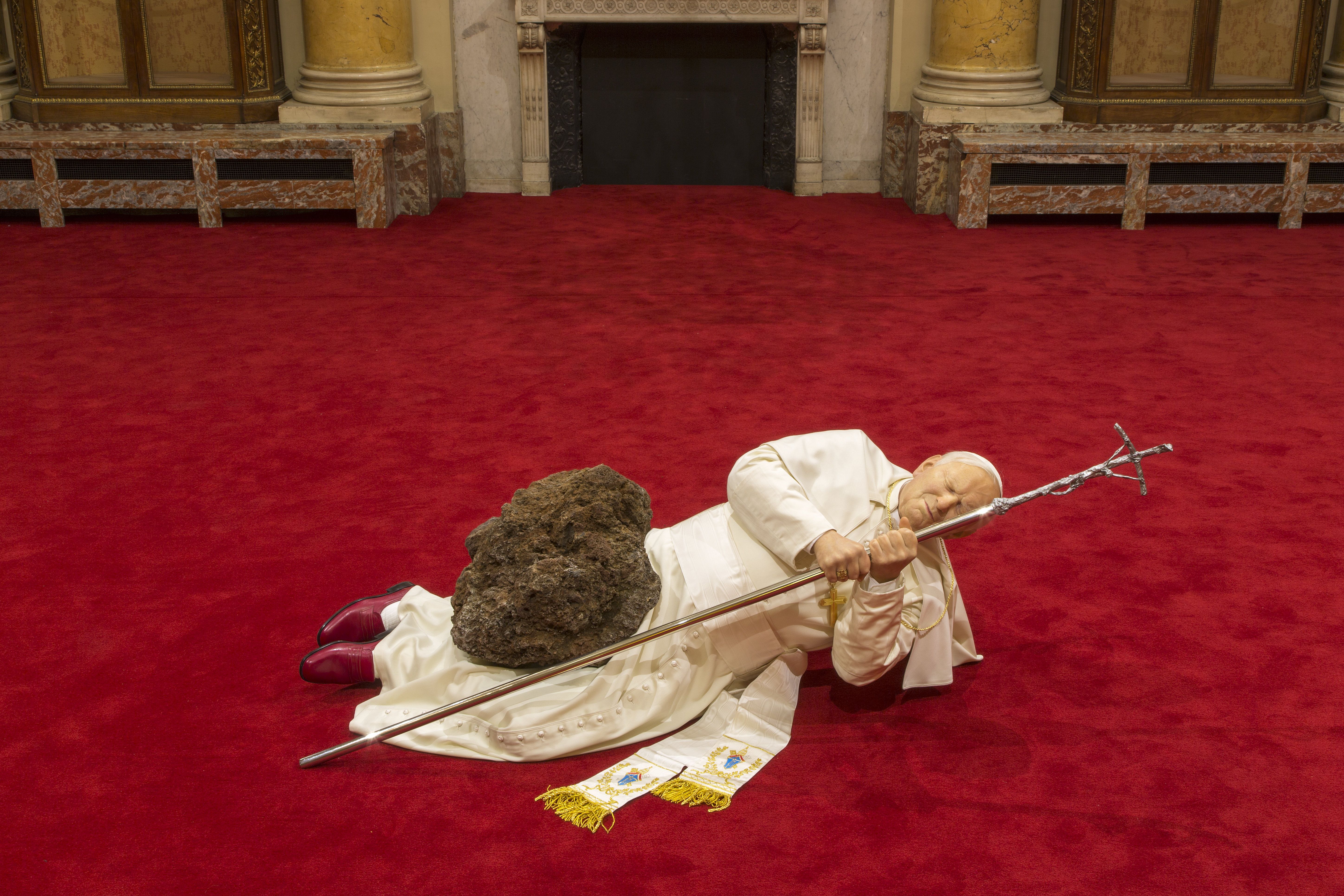 Maurizio Cattelan  マウリツィオ・カテラン マウリツィオ・カテランによる作品がオークションに出品される