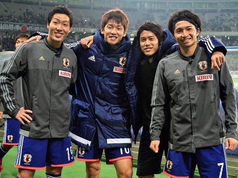 ロシアw杯出場なるか 歴代日本代表選手の仲良しショットでほっこり
