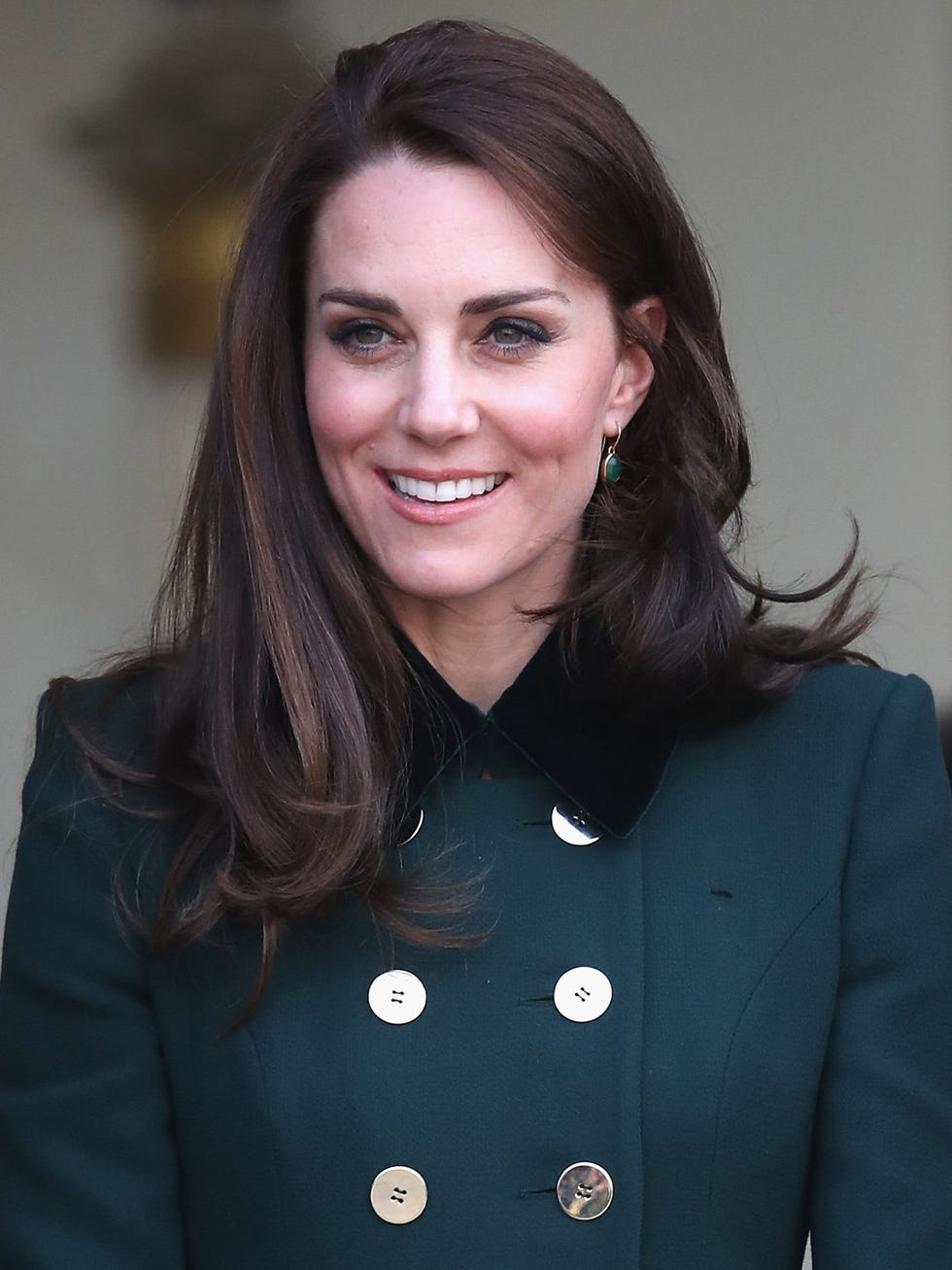 Hair, Hairstyle, Smile, Long hair, Brown hair, Official, 