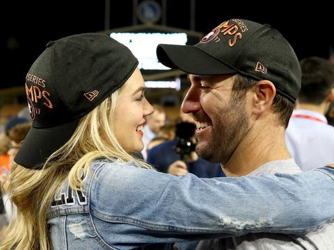 スポーツ イラストレイテッド の水着モデル ケイト アプトンが結婚