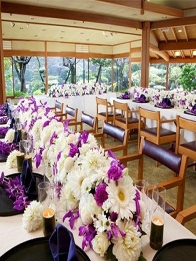 Purple, Flower, Petal, Violet, Furniture, Function hall, Bouquet, Lavender, Floristry, Tablecloth, 
