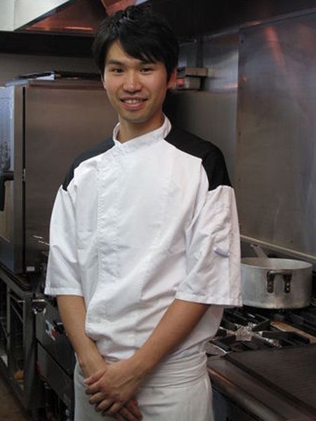 Sleeve, Cook, Chef, Collar, Cooking, Chef's uniform, Service, Cookware and bakeware, Kitchen, Chief cook, 