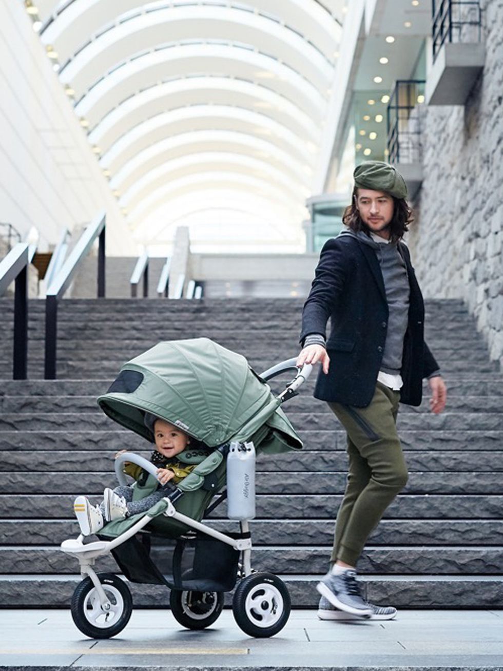 Wheel, Product, Baby carriage, Trousers, Baby Products, Outerwear, Jacket, Style, Street fashion, Rolling, 