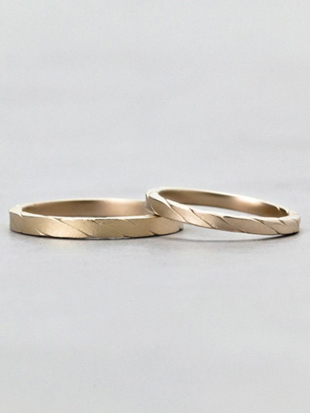 Ring, Fashion accessory, Jewellery, Bangle, Metal, Wedding ring, Wedding ceremony supply, Gold, Finger, Silver, 