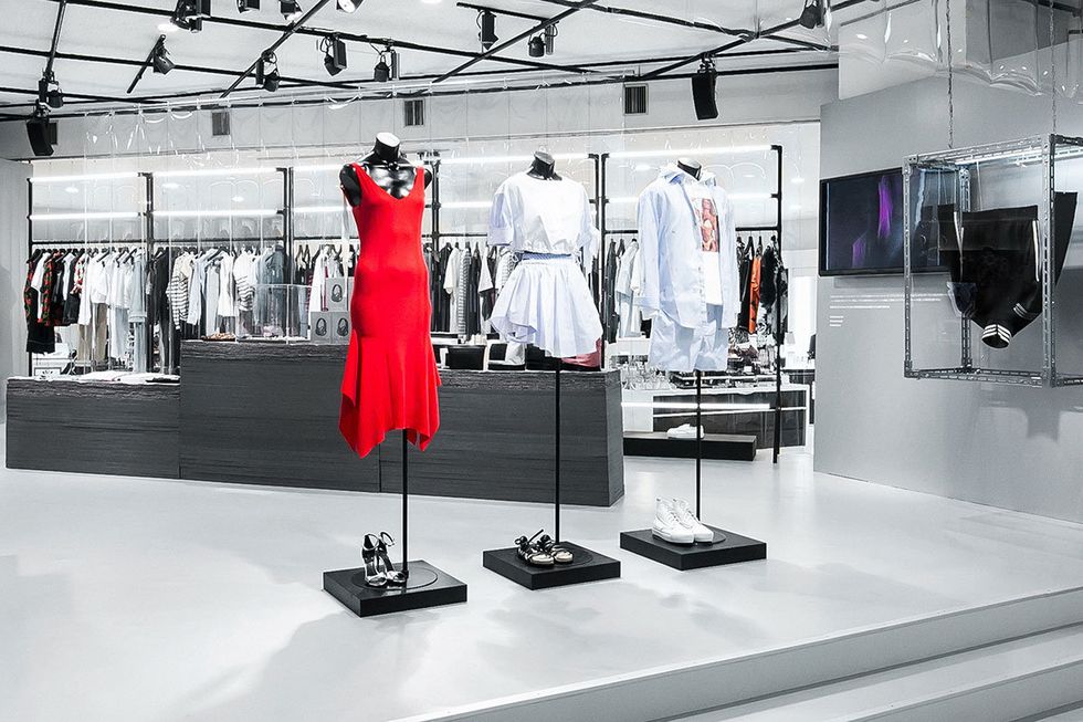 Retail, Clothes hanger, Mannequin, Fashion, Dress, Display window, Boutique, Outlet store, Display case, Fashion design, 