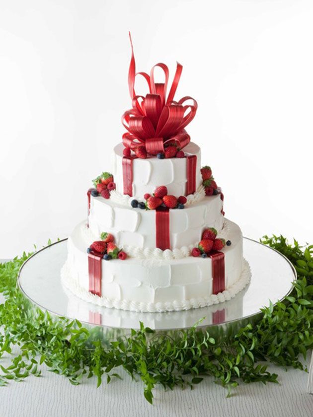 Food, Cake, Ingredient, Dessert, Cuisine, Red, Baked goods, Sweetness, Cake decorating, Cake decorating supply, 