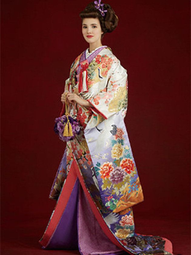Sleeve, Formal wear, Kimono, Headgear, Fashion, Costume, Shimada, Costume design, Sakko, Fashion design, 