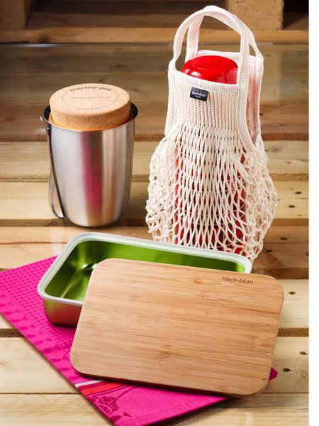 Wood, Hardwood, Cutting board, Wood stain, Kitchen utensil, Serveware, Household supply, Plywood, Varnish, Home accessories, 