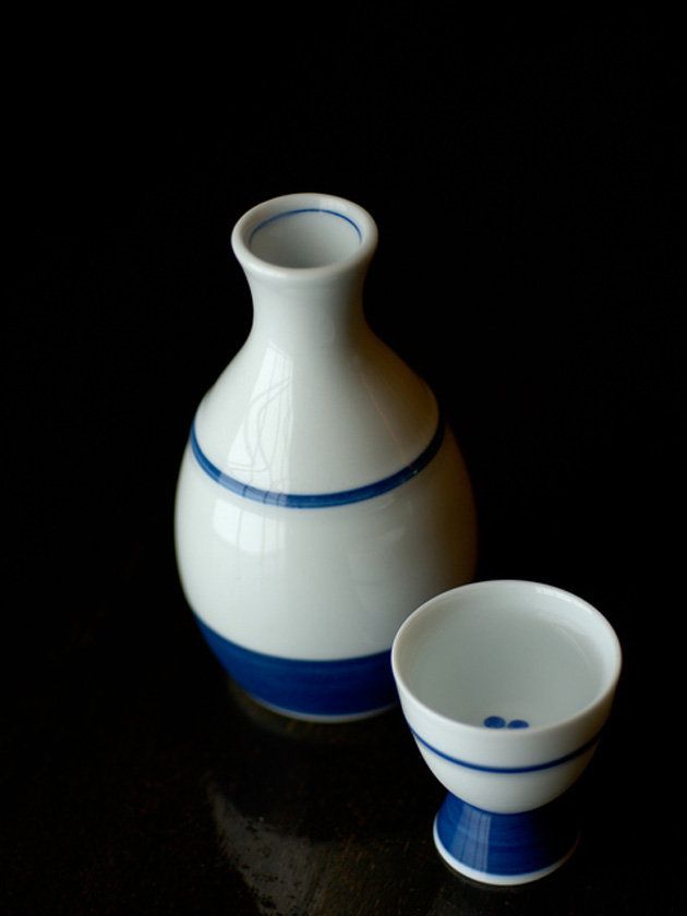 Blue, Serveware, Porcelain, Dishware, Ceramic, earthenware, Pottery, Artifact, Still life photography, Cobalt blue, 