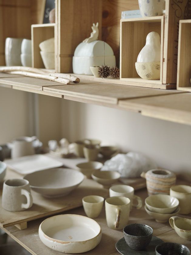 Serveware, Dishware, Porcelain, Shelving, Ceramic, earthenware, Pottery, Collection, Creative arts, Shelf, 