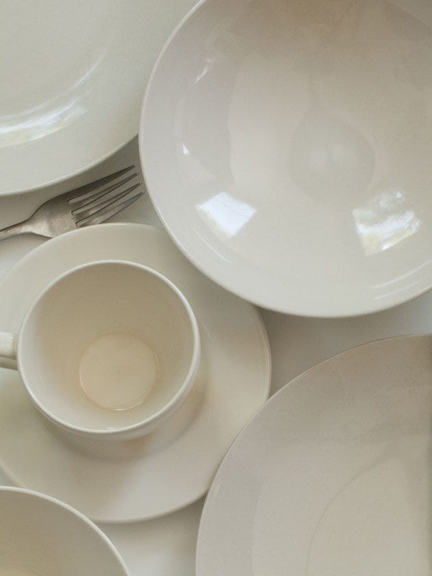Serveware, Dishware, Porcelain, Ceramic, Circle, Pottery, earthenware, Platter, Plastic, Dinnerware set, 