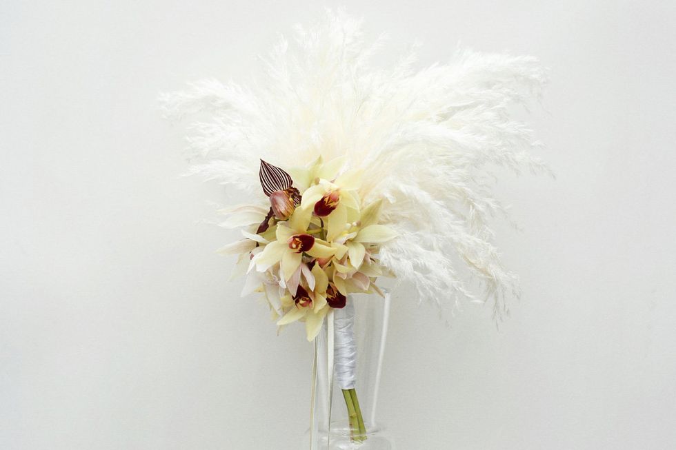 Petal, Flower, White, Cut flowers, Artificial flower, Flowering plant, Hair accessory, Bouquet, Flower Arranging, Still life photography, 