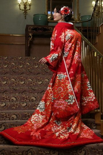 Red, Fashion, Maroon, Costume, Tradition, Costume design, Picture frame, Headpiece, Lamp, Kimono, 