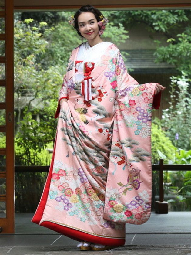 Sleeve, Textile, Kimono, Dress, Temple, Costume, Spring, Tradition, Gown, Fashion design, 