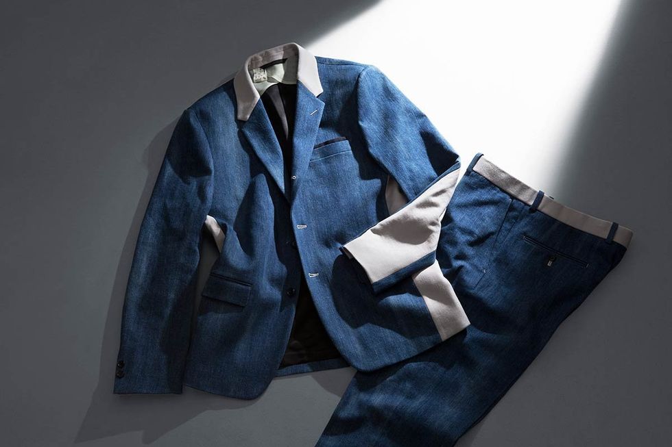 Blue, Collar, Sleeve, Textile, Style, Dress shirt, Electric blue, Cobalt blue, Button, Fashion design, 