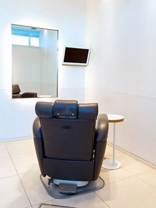 Office chair, Floor, Flooring, Chair, Armrest, Barber chair, Tile, Office, Plastic, Cleanliness, 