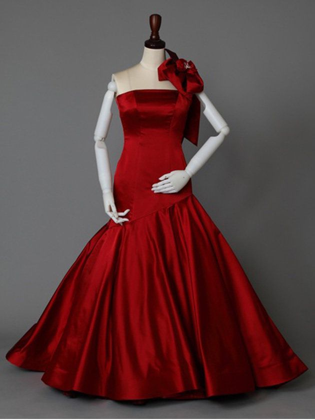 Gown, Clothing, Dress, Shoulder, Red, A-line, Bridal party dress, Formal wear, Fashion, Fashion model, 