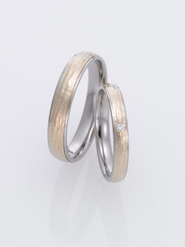 Ring, Metal, Jewellery, Fashion accessory, Wedding ring, Platinum, Wedding ceremony supply, Silver, Titanium ring, Finger, 