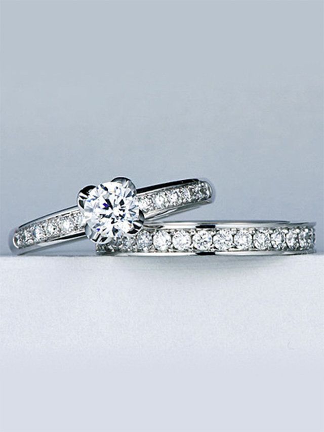 Fashion accessory, Diamond, Jewellery, Platinum, Ring, Engagement ring, Body jewelry, Gemstone, Metal, Wedding ring, 