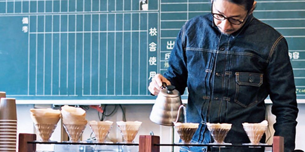 Glasses, Denim, Dessert, Cooking, Baked goods, Dish, Baking cup, Baking, Small appliance, Service, 