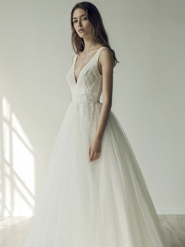 Gown, Wedding dress, Clothing, Dress, Fashion model, Bridal clothing, Shoulder, Bridal party dress, Photograph, Bride, 
