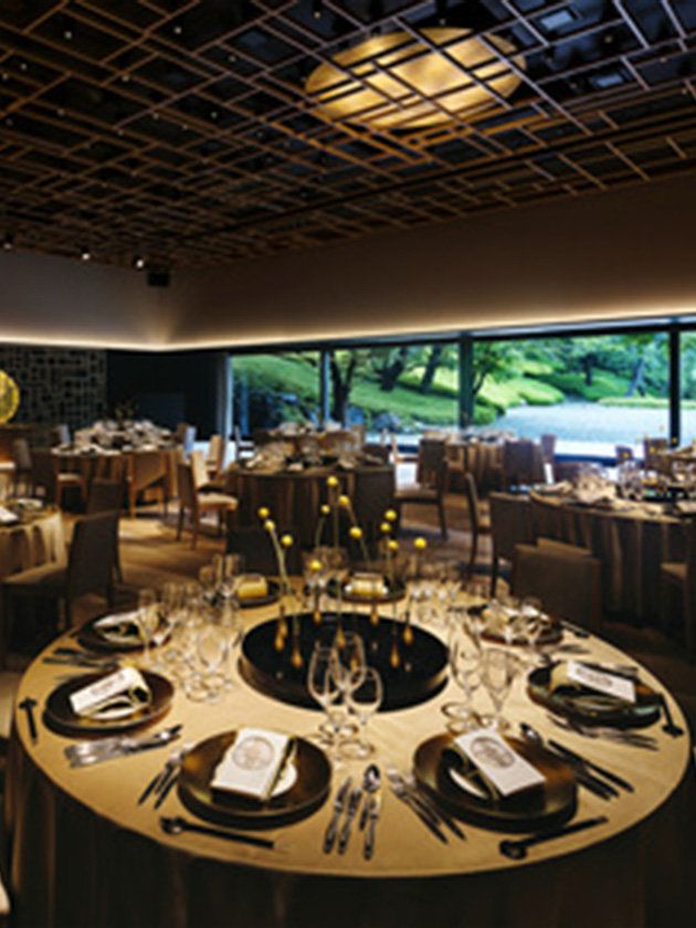 Rehearsal dinner, Function hall, Banquet, Restaurant, Table, Meal, Interior design, Building, Event, Room, 