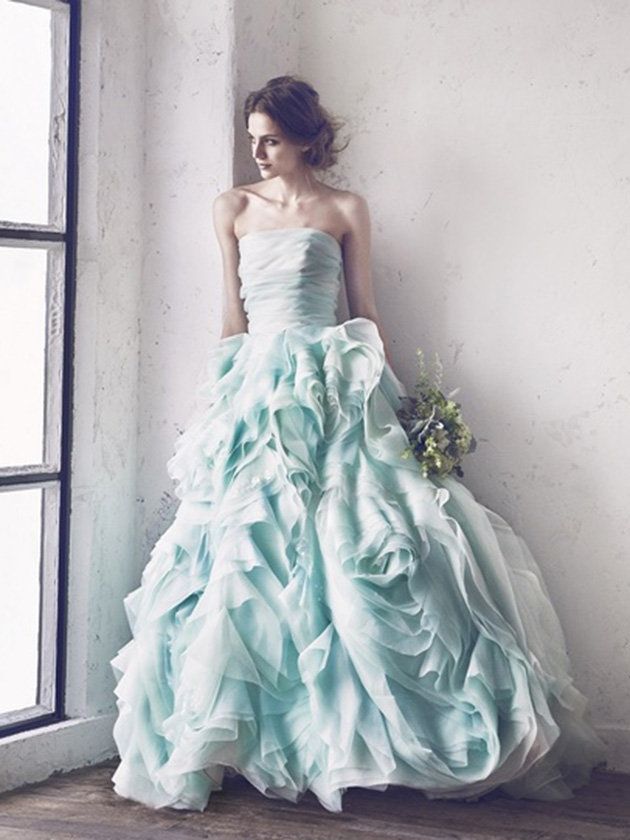 Clothing, Dress, Green, Shoulder, Gown, Textile, Photograph, Bridal clothing, Formal wear, Style, 
