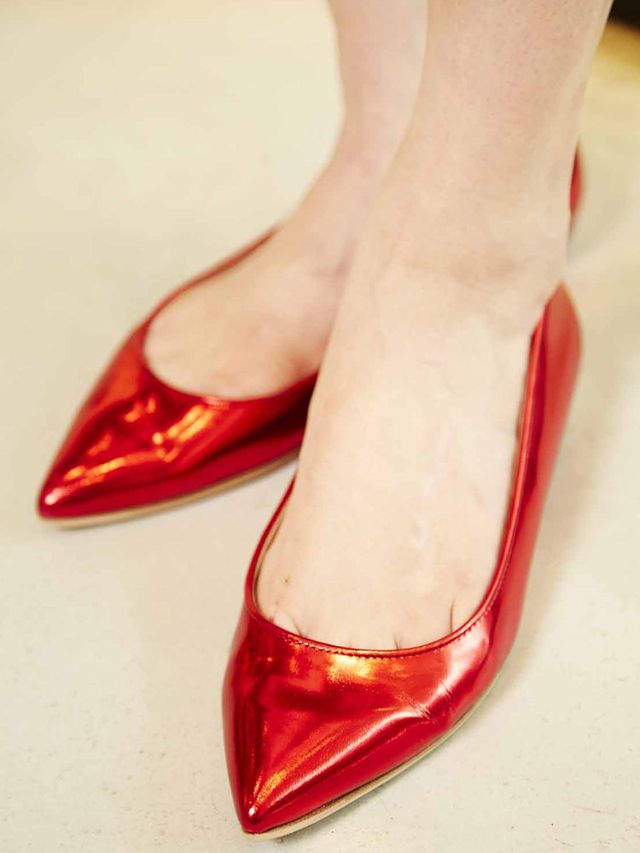 Red, Joint, Carmine, Toe, High heels, Dancing shoe, Basic pump, Foot, Close-up, Sandal, 