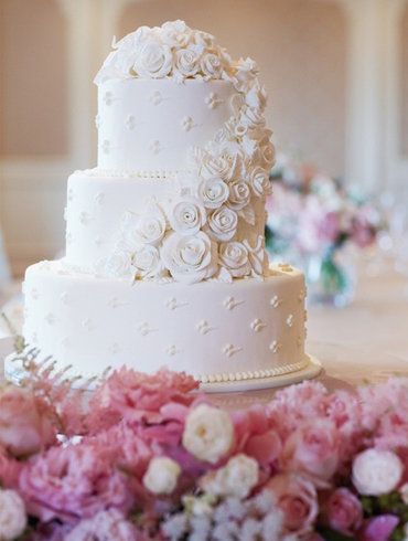 Wedding cake, Sugar paste, Buttercream, Cake decorating, Icing, Photograph, Pink, Sweetness, Pasteles, Royal icing, 