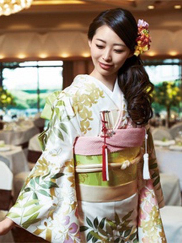 Clothing, Kimono, Hairstyle, Costume, Tradition, Smile, Sleeve, 