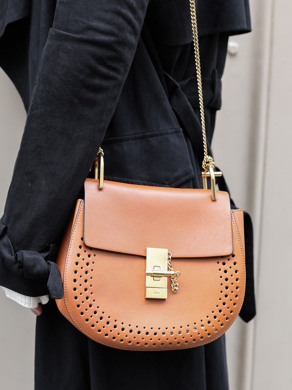 Bag, Handbag, Shoulder, Leather, Street fashion, Orange, Shoulder bag, Fashion accessory, Brown, Tan, 