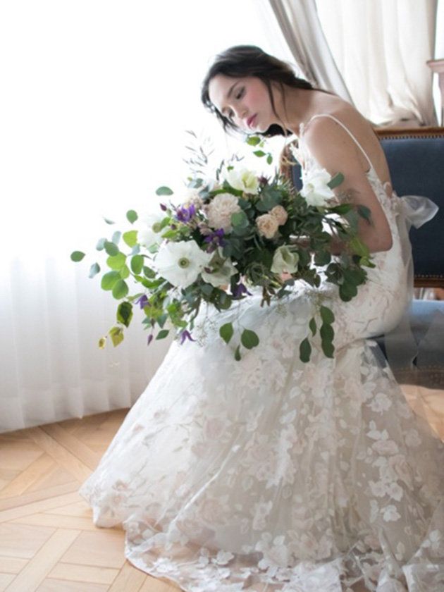 Petal, Bouquet, Textile, Dress, Flower, White, Bridal clothing, Cut flowers, Wedding dress, Bride, 