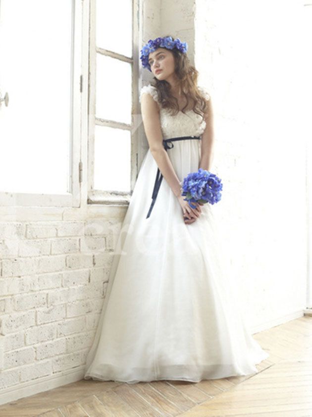 Wedding dress, Gown, Dress, Clothing, Bride, Photograph, Bridal party dress, Bridal clothing, White, Shoulder, 