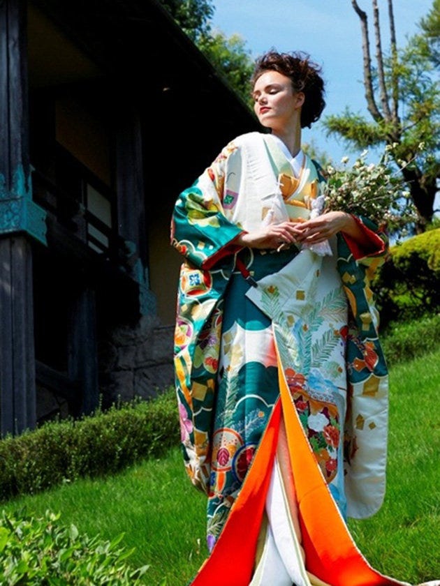 Costume, Tradition, Kimono, Street fashion, Costume design, Pole, Sandal, Vintage clothing, 