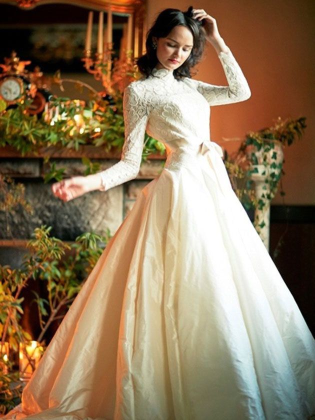 Gown, Wedding dress, Dress, Clothing, Bridal clothing, Bride, White, Shoulder, Fashion model, Bridal party dress, 