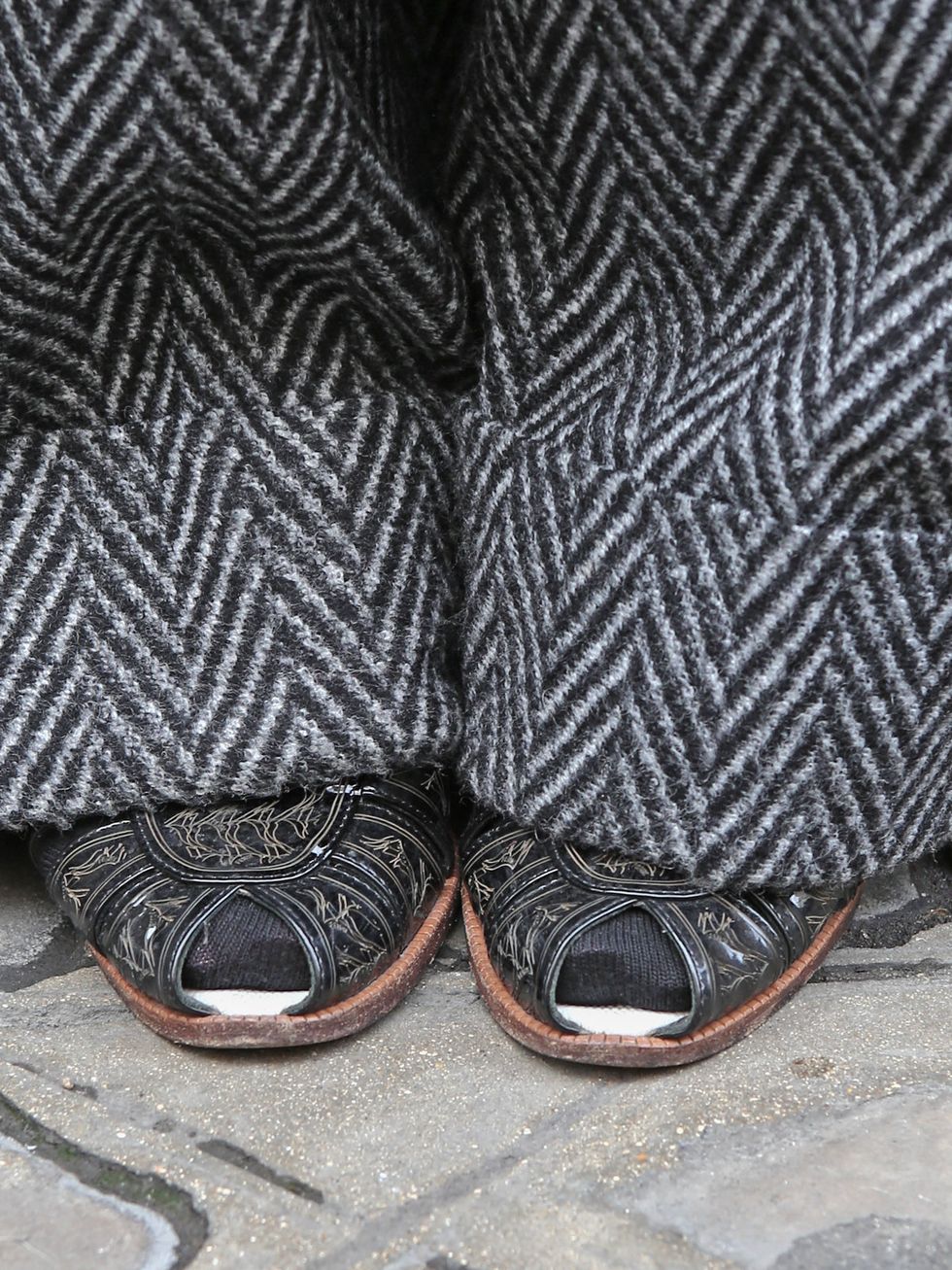 Style, Pattern, Grey, Synthetic rubber, Sock, Walking shoe, Leather, 