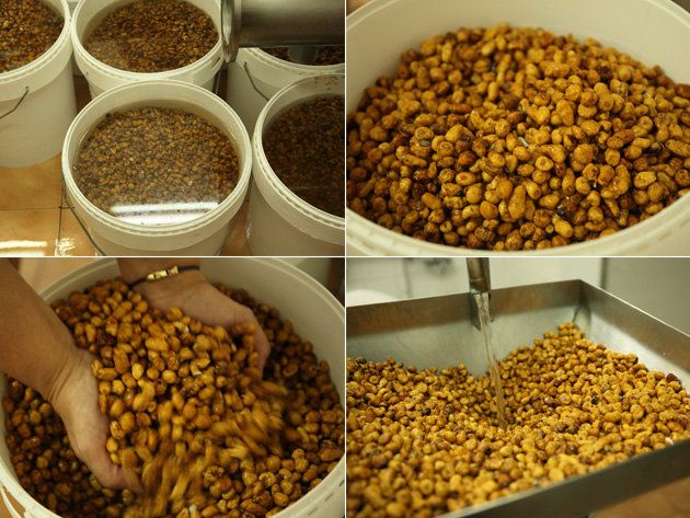 Brown, Food, Ingredient, Seed, Produce, Animal feed, Bean, Nuts & seeds, Dried fruit, 