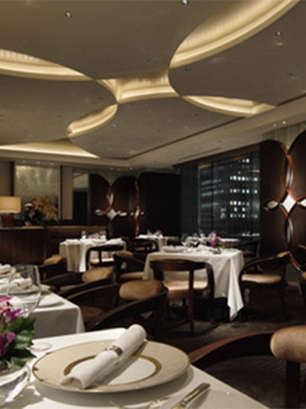 Restaurant, Interior design, Room, Building, Ceiling, Luxury yacht, Function hall, Architecture, Banquet, 