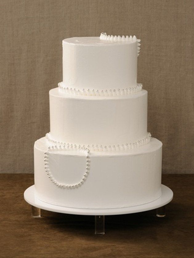 White, Sugar paste, Cake, Fondant, Icing, Wedding cake, Dessert, White cake mix, Sugar cake, Cake decorating, 