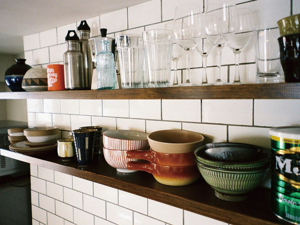 Dishware, Ceramic, Shelving, earthenware, Shelf, Serveware, Pottery, Porcelain, Creative arts, Collection, 