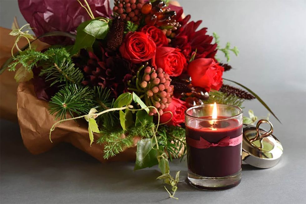 Petal, Bouquet, Flower, Red, Cut flowers, Floristry, Pink, Serveware, Flower Arranging, Flowering plant, 