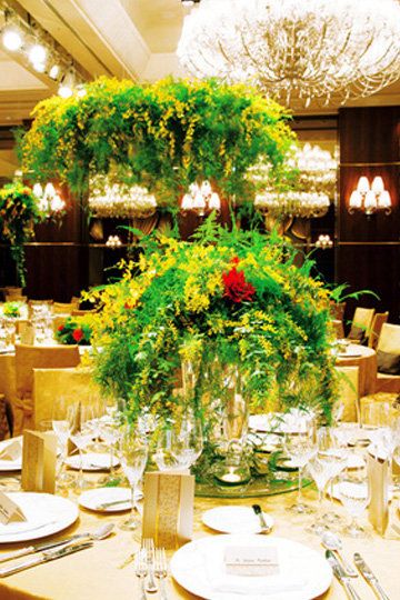 Yellow, Dishware, Tablecloth, Serveware, Furniture, Centrepiece, Table, Bouquet, Drinkware, Linens, 